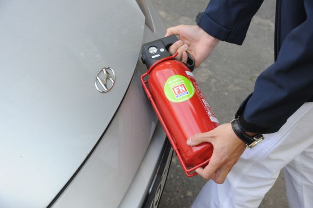 Informācija autovadītājam ugunsdrošība automašīnā hyundai halbe