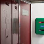 Plastikāta dubultā kaste 616x735x270 ar stiklu zaļa/melna (Inventāram)